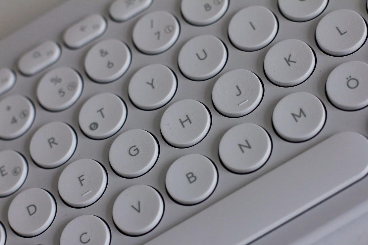 Logitech K600, nous analysons le meilleur clavier polyvalent pour les Smart TVs