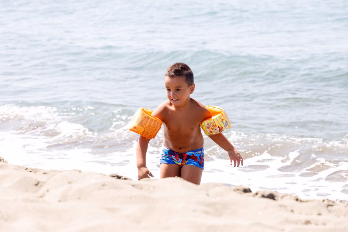 Top 5 des maillots de bain pour les enfants qui s'amusent dans l'eau